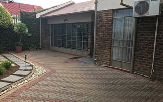 2 Bedroom House in Nirvana