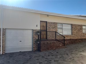 2 Bed Townhouse in Cradock