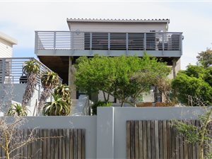 3 Bed House in Van Riebeeckstrand