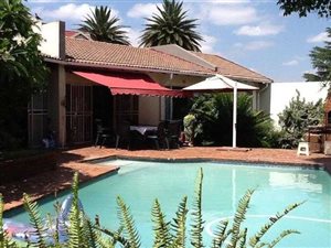 5 Bed House in Rembrandt Park