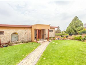 4 Bed House in Ontdekkers Park