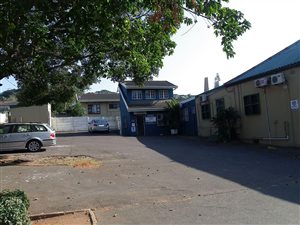 116 m² Commercial space in Montclair