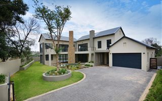 4 Bedroom House in Waterfall Country Estate
