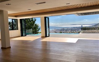 6 Bedroom House in Fresnaye