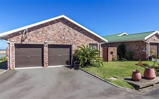 2 Bedroom Townhouse in Gonubie