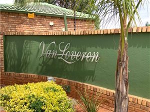 2 Bed Apartment in Die Hoewes