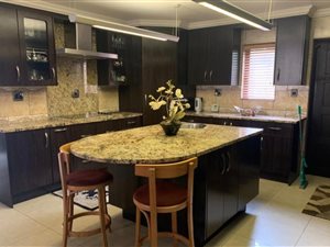 3 Bed Cluster in Barbeque Downs