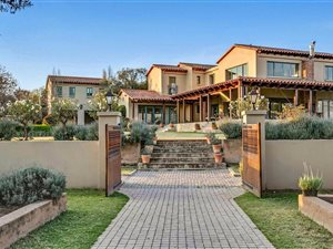5 Bed House in Saddlebrook Estate