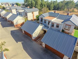 3 Bed Townhouse in Candlewoods Estate