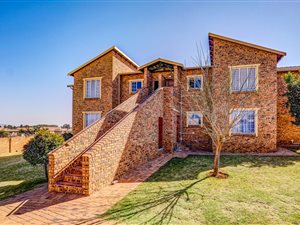3 Bed Apartment in Radiokop