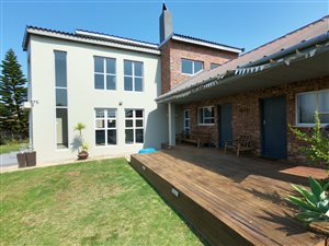 7 Bed House in C Place