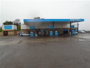 4071 m² Retail Space in Kloof