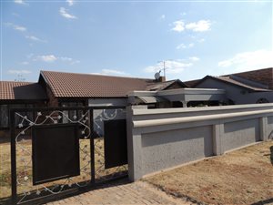 3 Bed House in Katlehong