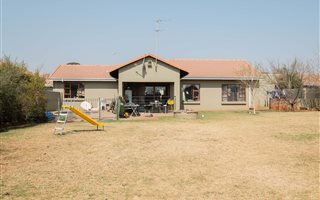 3 Bedroom House in Hughes