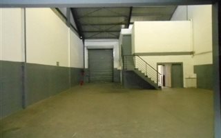 381 m² Commercial space in Airport Industria