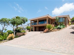 3 Bed House in Dana Bay
