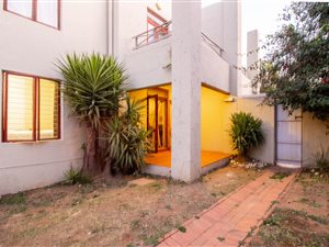 2 Bed Apartment in Kew