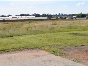 2.2 ha Land available in Shalimar Ridge