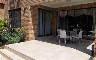 4 Bedroom Townhouse in Centurion Golf Estate