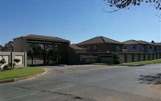 4 Bedroom House in Dowerglen and Ext