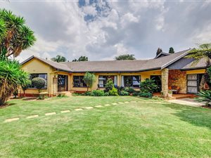 4 Bed House in Constantia Kloof