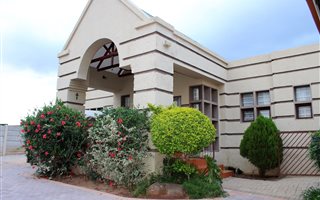 3 Bedroom Townhouse in Flora Park