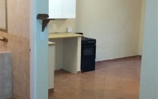 1 Bedroom Garden Cottage in Illiondale
