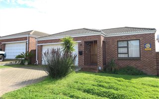 3 Bedroom House in Langeberg Ridge