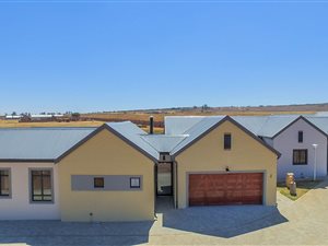 1 Bed House in Van Der Hoff Park