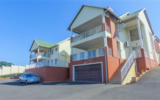 8 Bedroom Duplex in Mt Edgecombe