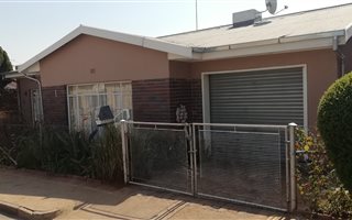 3 Bedroom House in Burgershoop