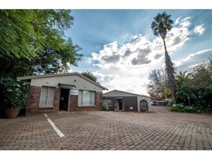 293.399993896484 m² Office Space in Northcliff