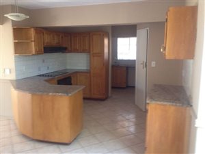 3 Bed Townhouse in Sterrewag