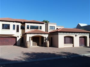 4 Bedroom House in Centurion Golf Estate