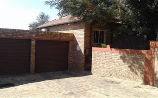 3 Bedroom Simplex in Honeydew Ridge