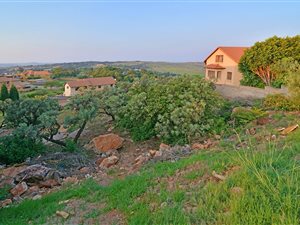 1507 m² Land available in Heuningklip