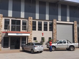 350 m² Industrial space in Cleveland
