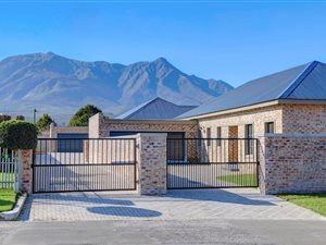 3 Bed House in Blanco