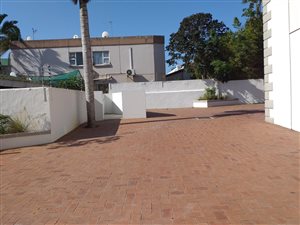 284 m² Commercial space in Essenwood