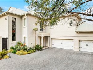 4 Bed House in Victory Park