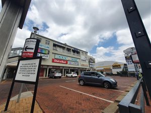 345 m² Retail Space in Craighall Park