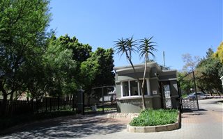 2 Bedroom Apartment in Bryanston