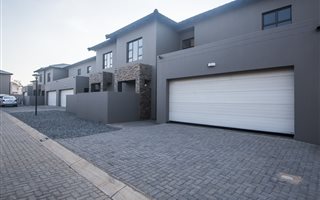 3 Bedroom Duplex in Eye of Africa