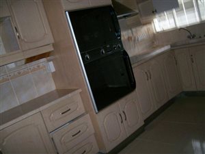 3 Bedroom Simplex in Bisley
