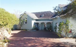 4 Bedroom House in Pezula Golf Estate