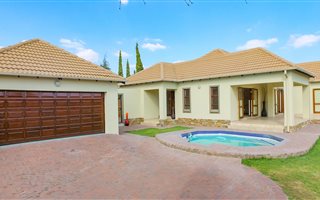 4 Bedroom House in Greenstone Hill