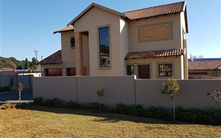 3 Bedroom House in Krugersdorp Central