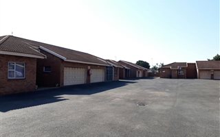 3 Bedroom Apartment in Arboretum