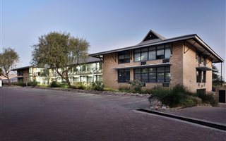 337.619995117188 m² Office Space in Waterfall Estate