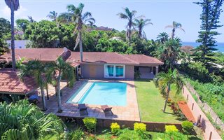 8 Bedroom House in Illovo Beach